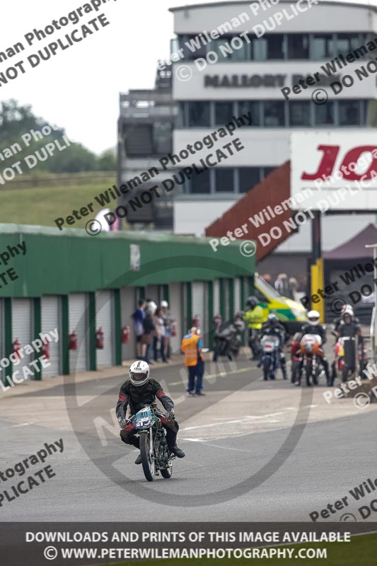 Vintage motorcycle club;eventdigitalimages;mallory park;mallory park trackday photographs;no limits trackdays;peter wileman photography;trackday digital images;trackday photos;vmcc festival 1000 bikes photographs